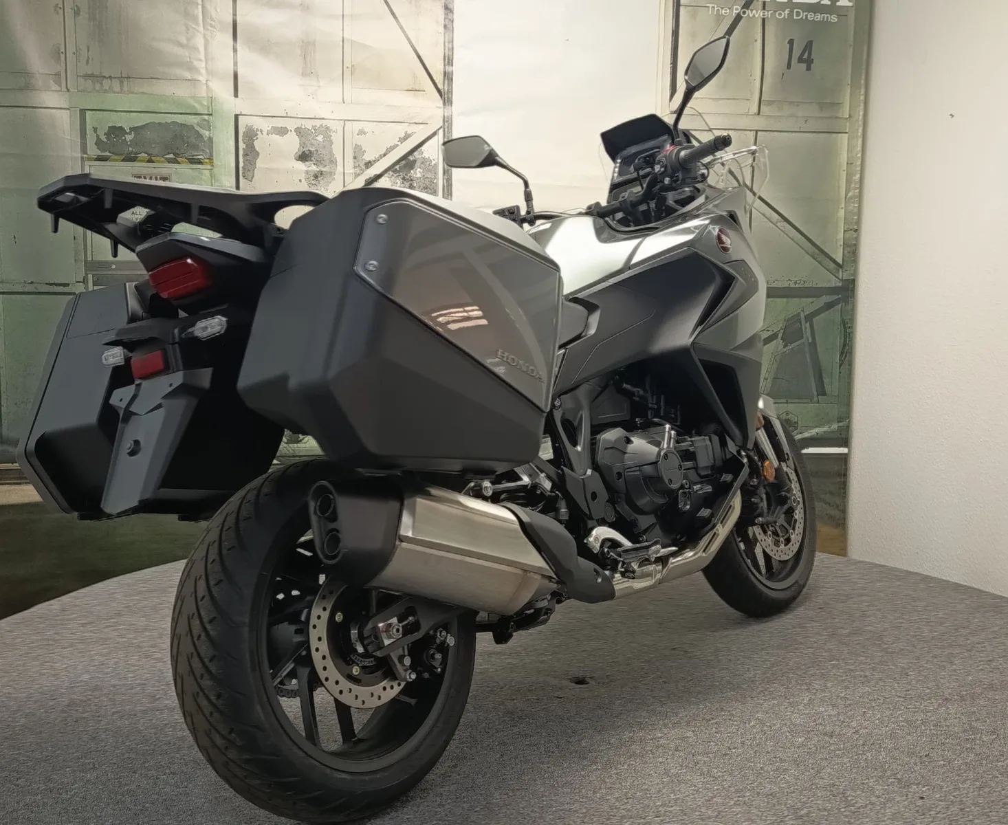 Honda NT1100 DCT Electronic Suspension