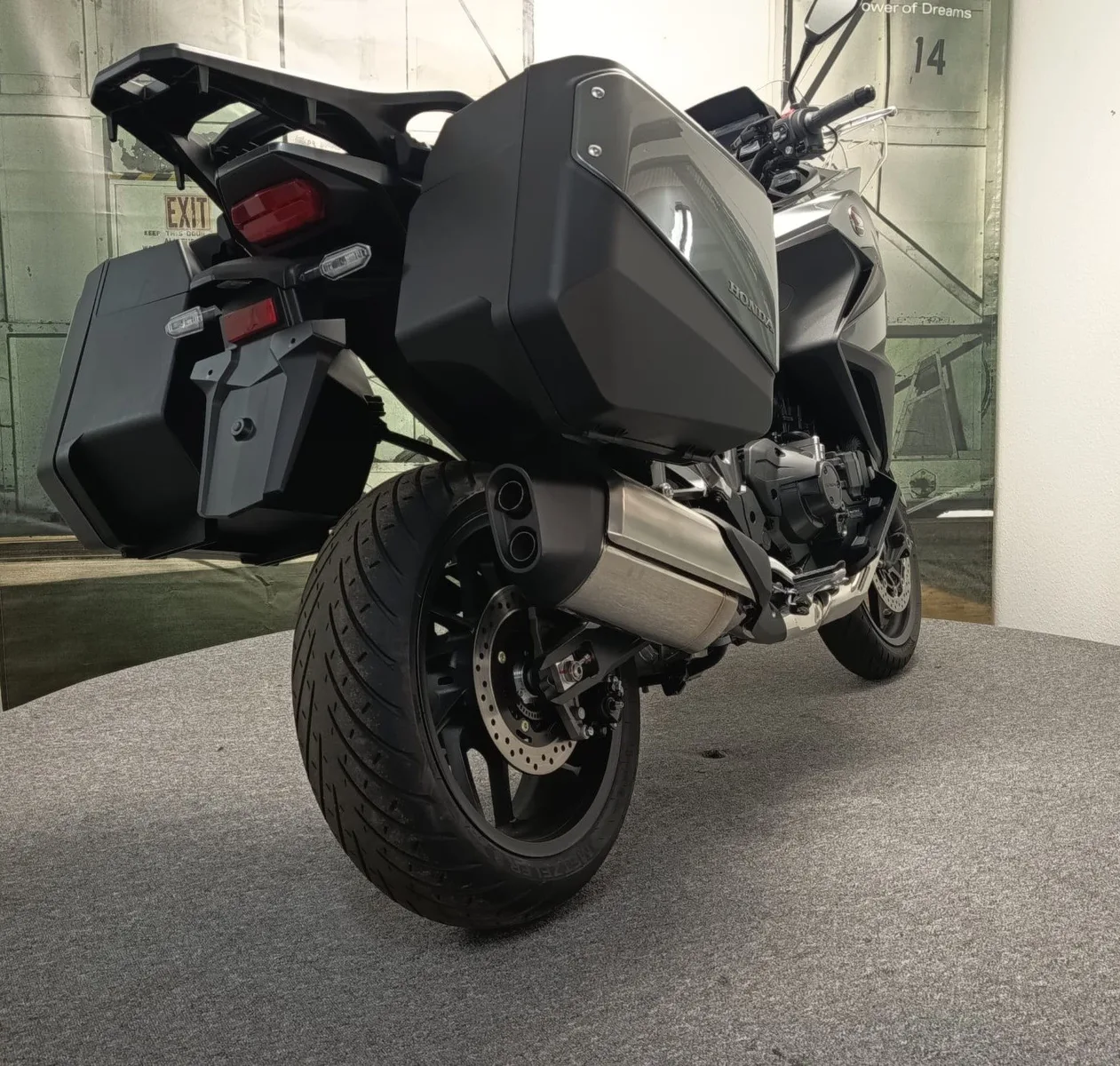 Honda NT1100 DCT Electronic Suspension