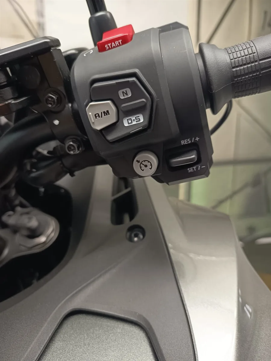 Honda NT1100 DCT Electronic Suspension
