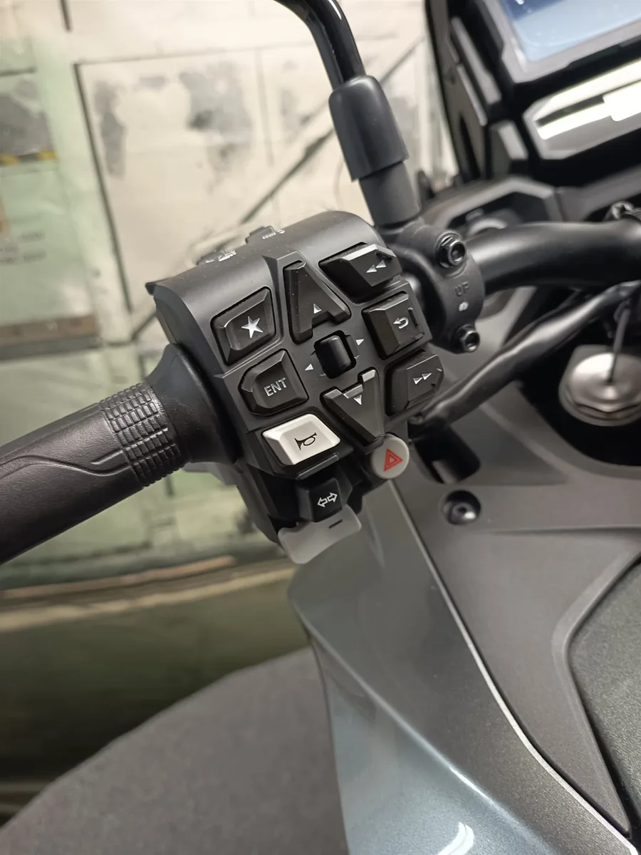 Honda NT1100 DCT Electronic Suspension