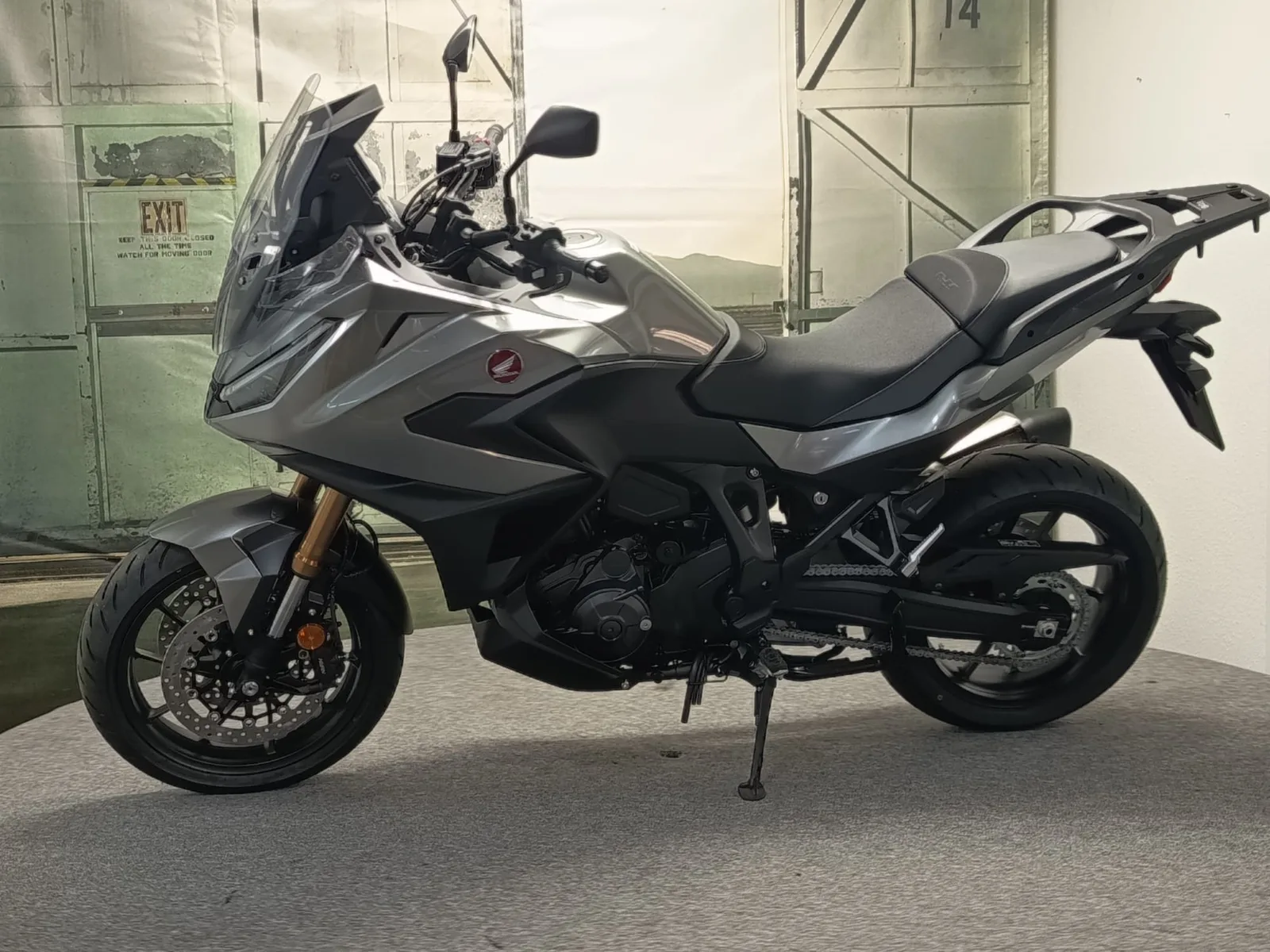 Honda NT1100 DCT Electronic Suspension