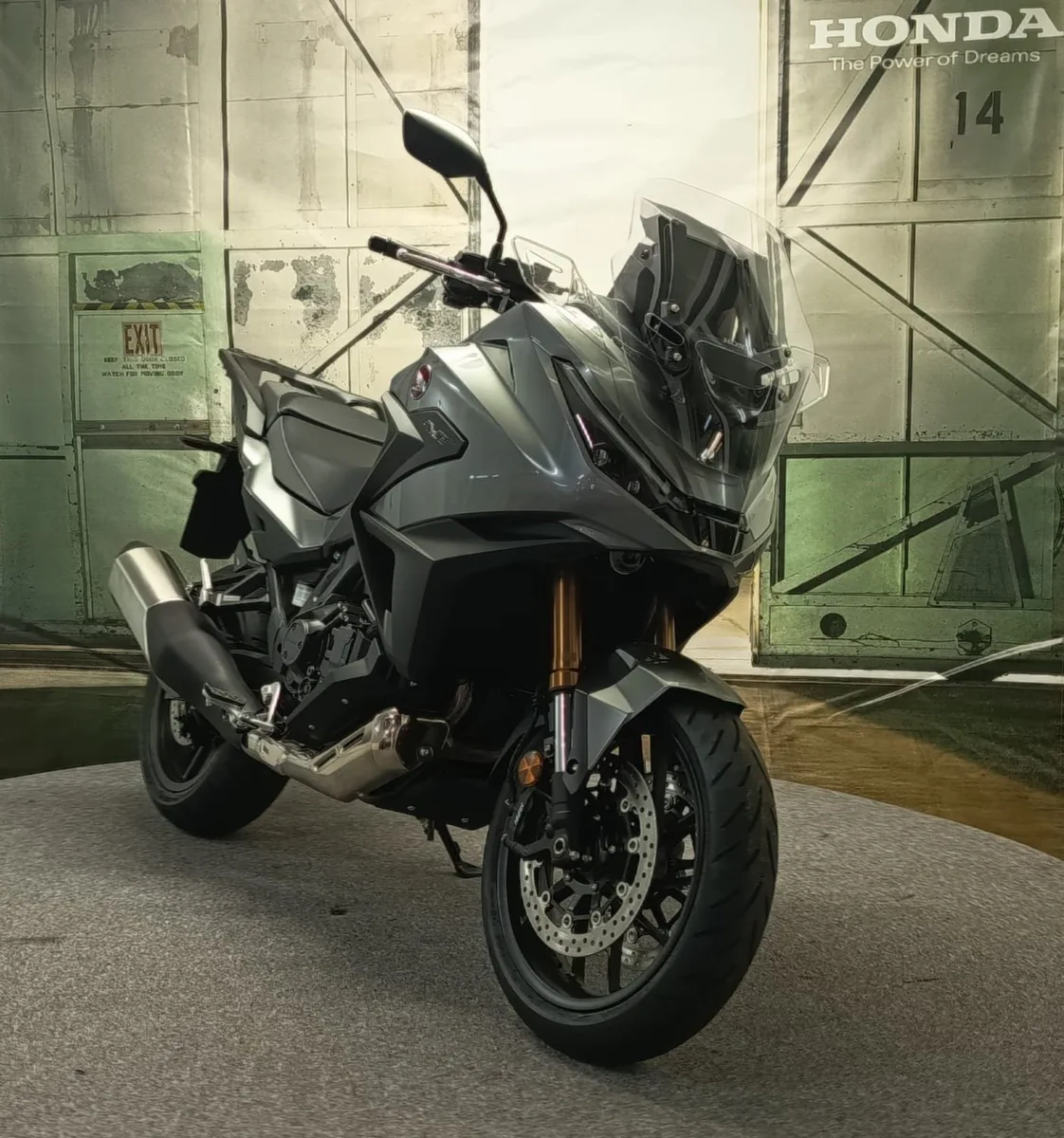 Honda NT1100 DCT Electronic Suspension