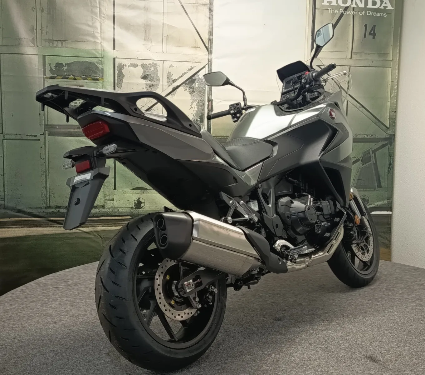 Honda NT1100 DCT Electronic Suspension