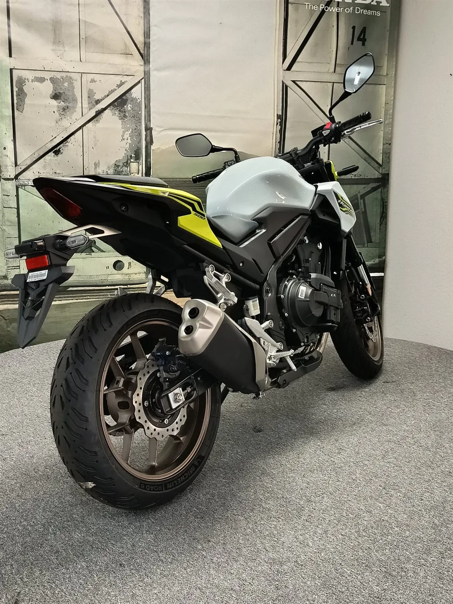 Honda CB500 Hornet E-Clutch