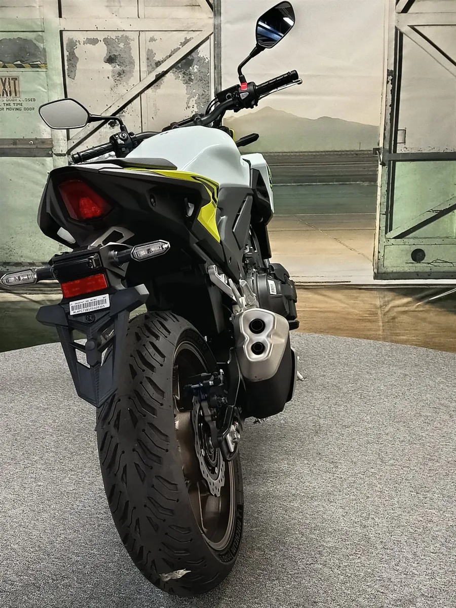 Honda CB500 Hornet E-Clutch