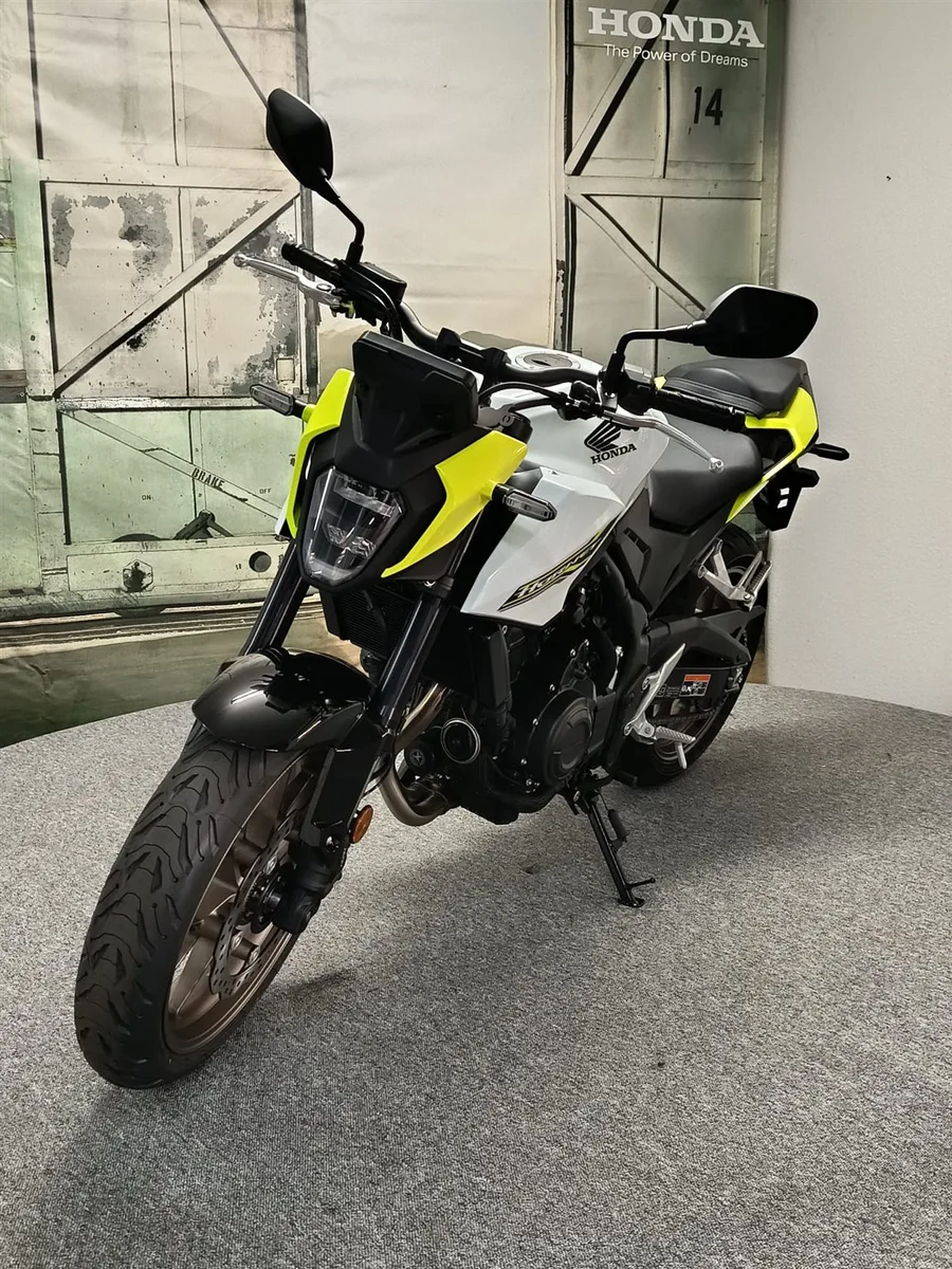 Honda CB500 Hornet E-Clutch
