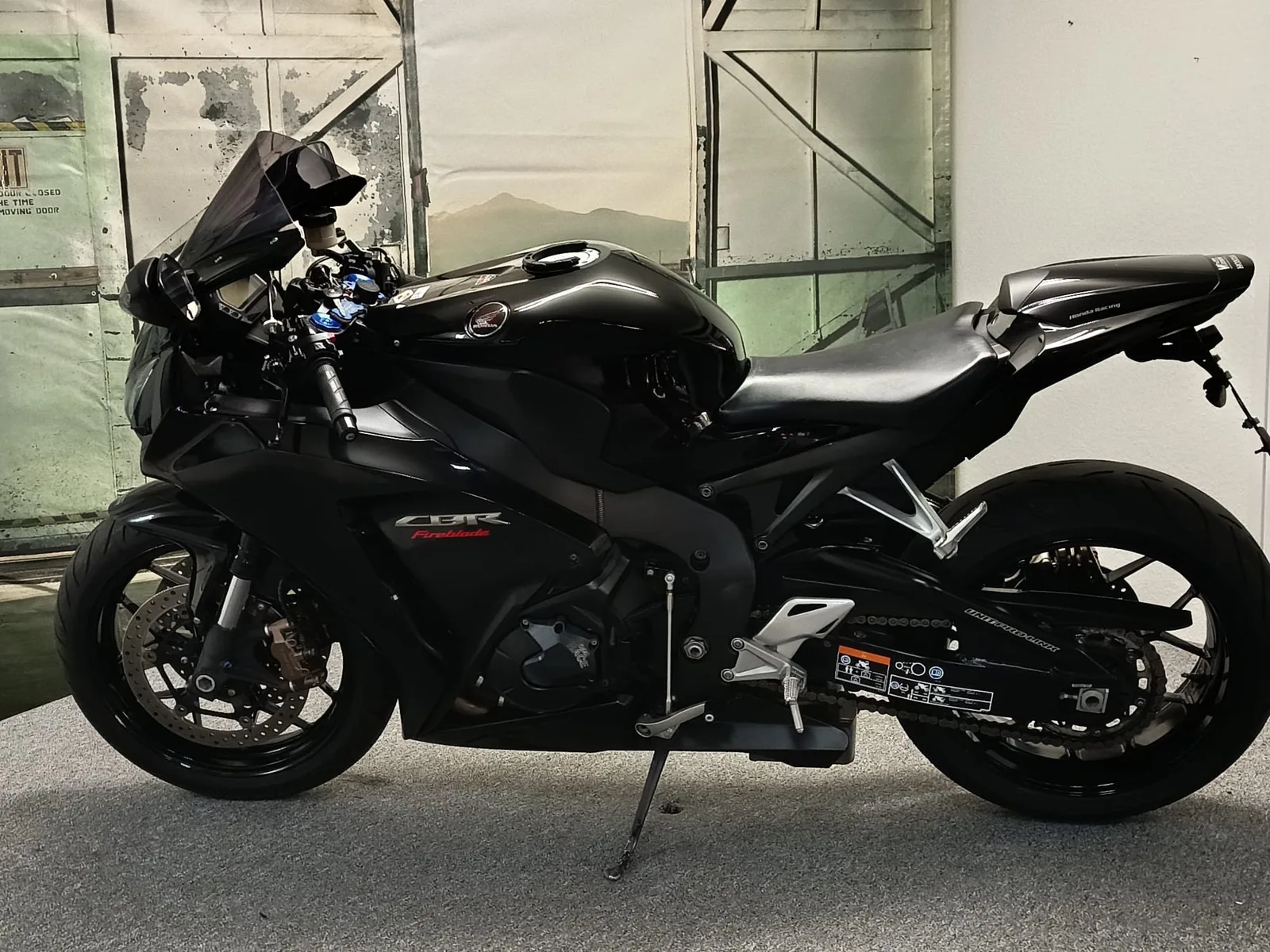 Honda CBR1000RR Fireblade tiefer gelegt