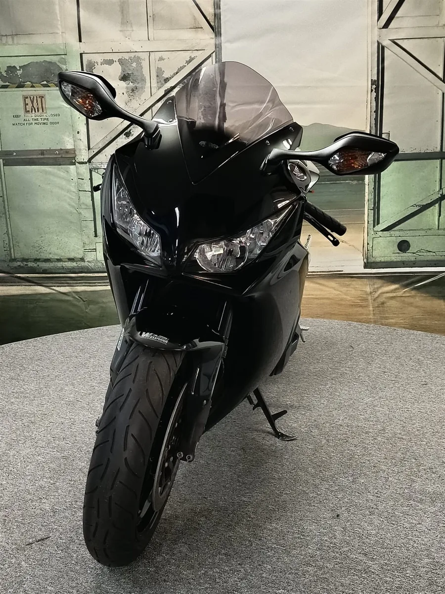 Honda CBR1000RR Fireblade tiefer gelegt