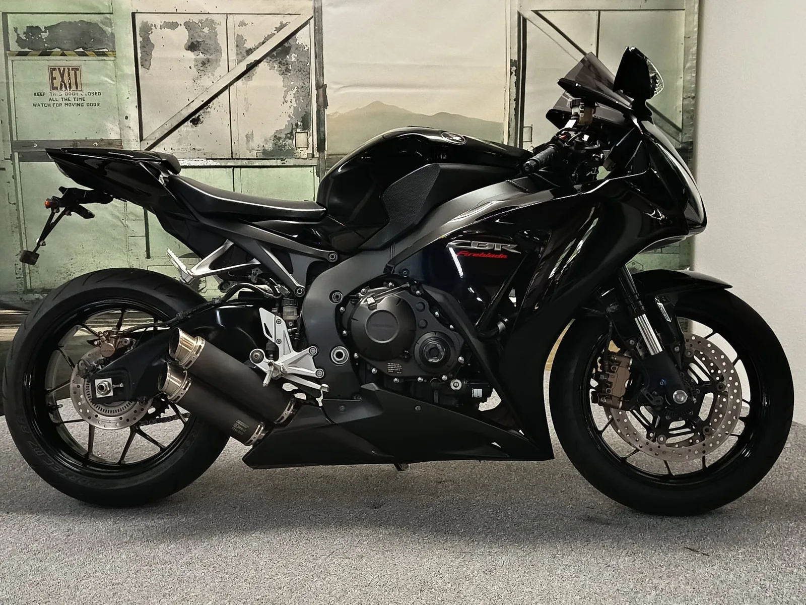 Honda CBR1000RR Fireblade tiefer gelegt