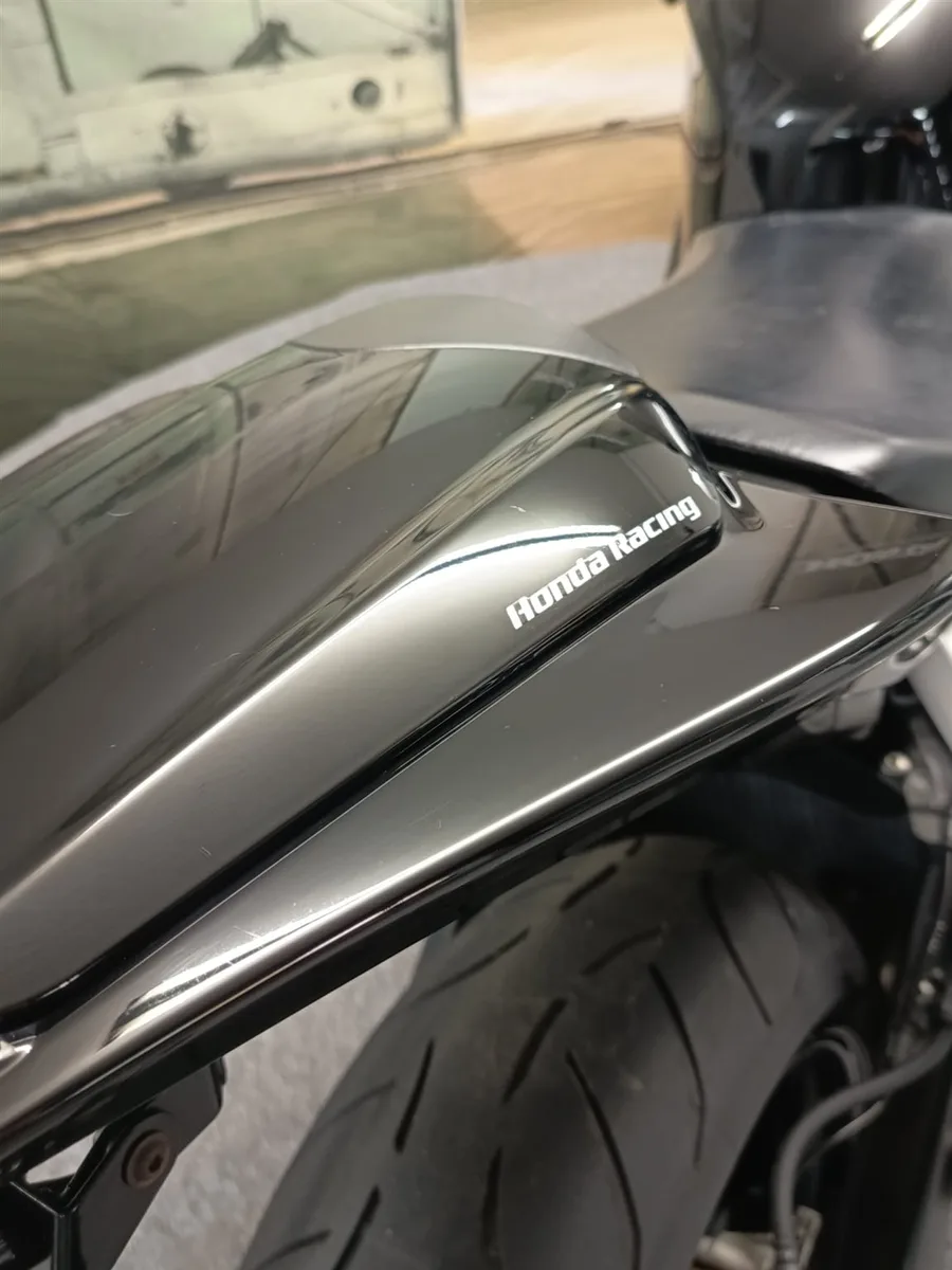Honda CBR1000RR Fireblade tiefer gelegt