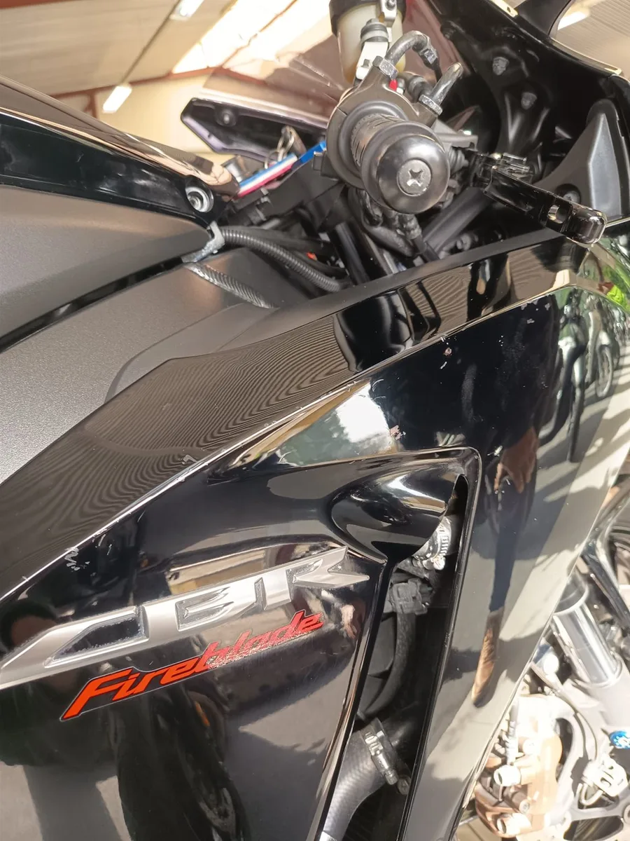 Honda CBR1000RR Fireblade tiefer gelegt
