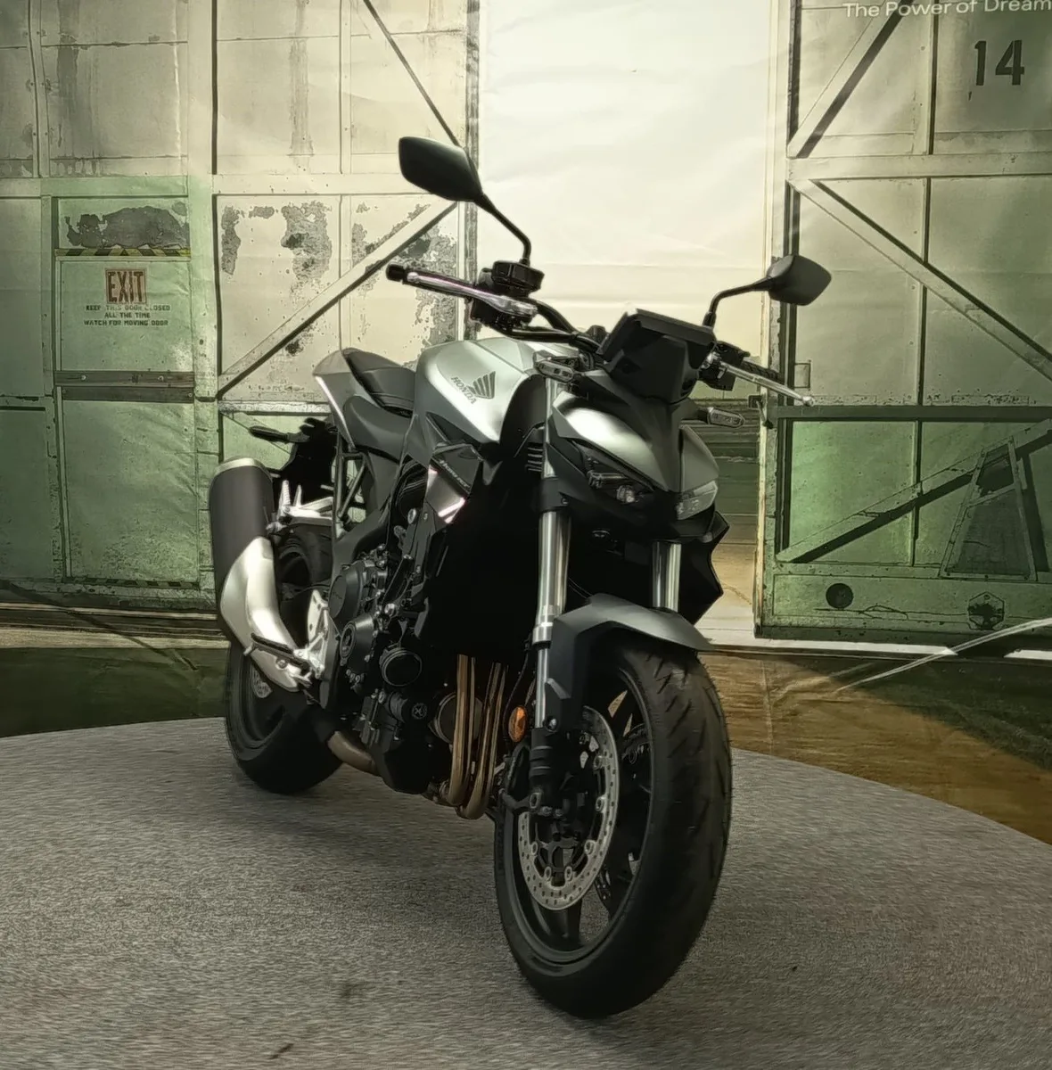 Honda CB1000 Hornet in grau und weiß verfügbar