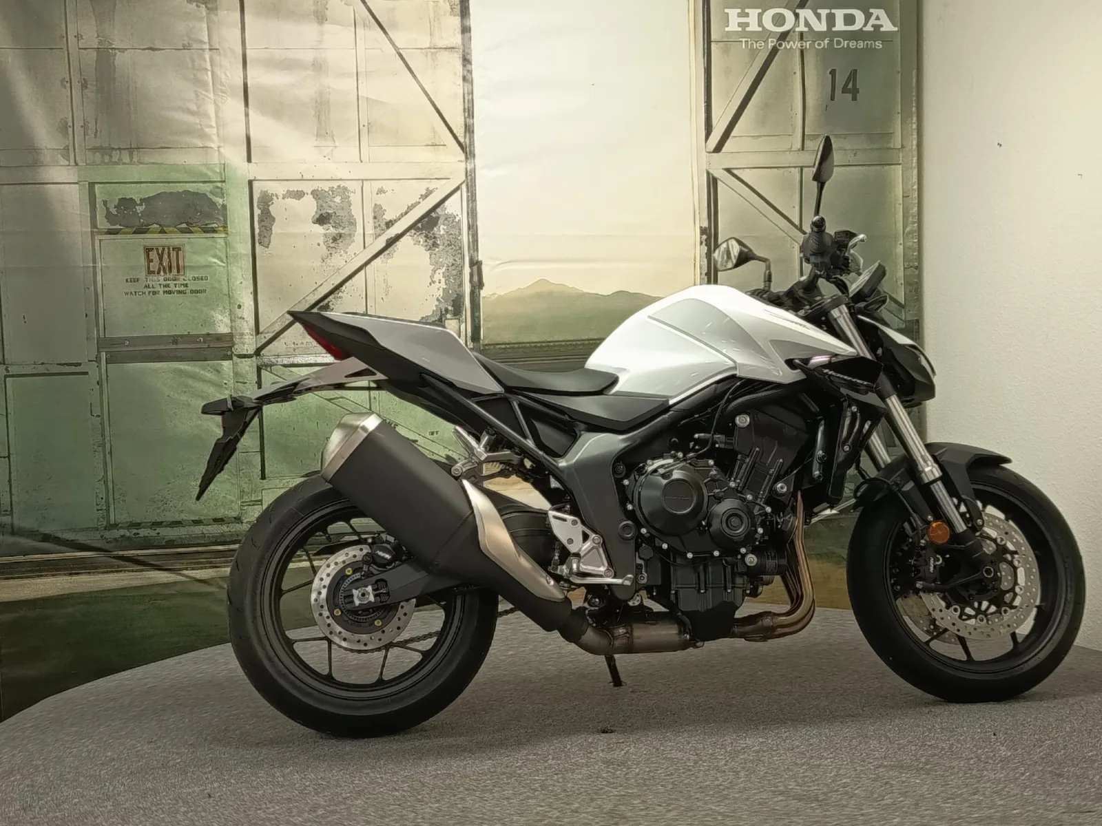 Honda CB1000 Hornet in grau und weiß verfügbar