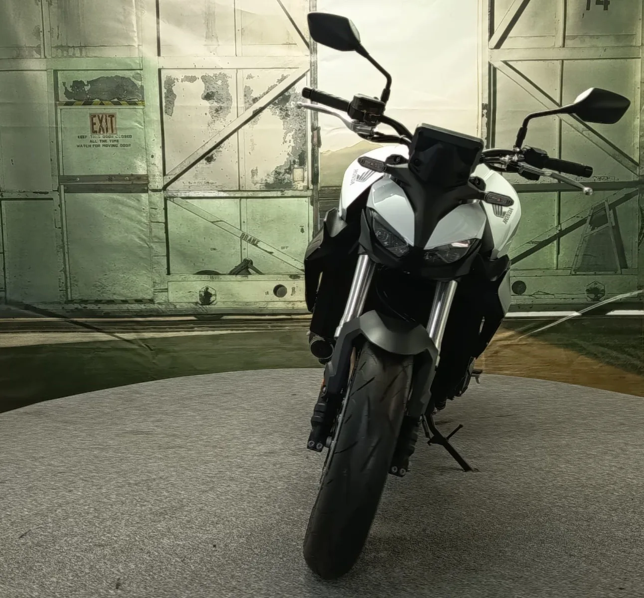 Honda CB1000 Hornet in grau und weiß verfügbar