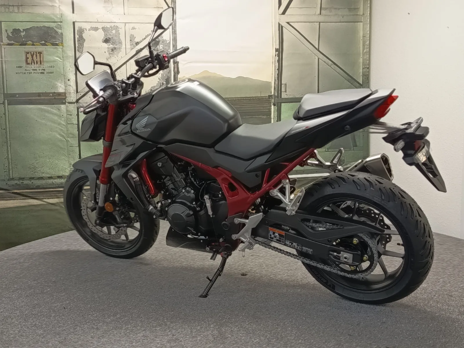 Honda CB750 Hornet E-Clutch