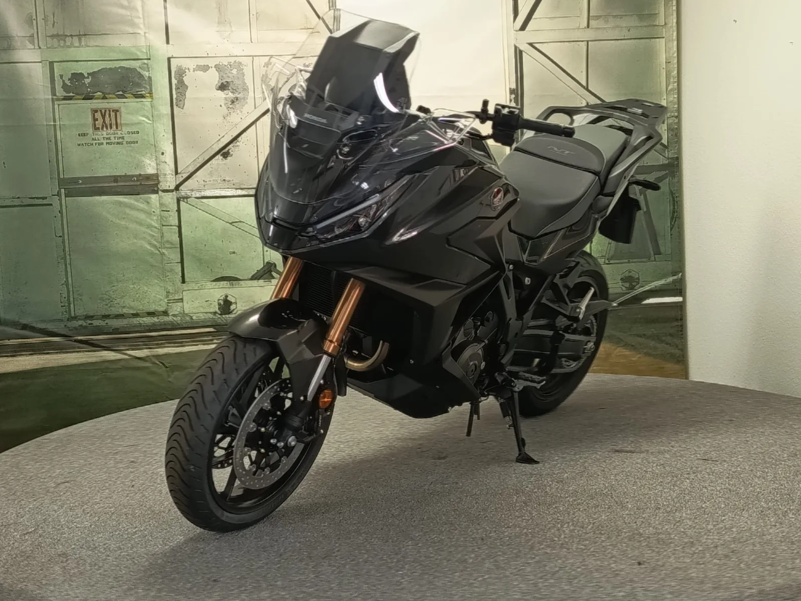 Honda NT1100 DCT Electronic Suspension