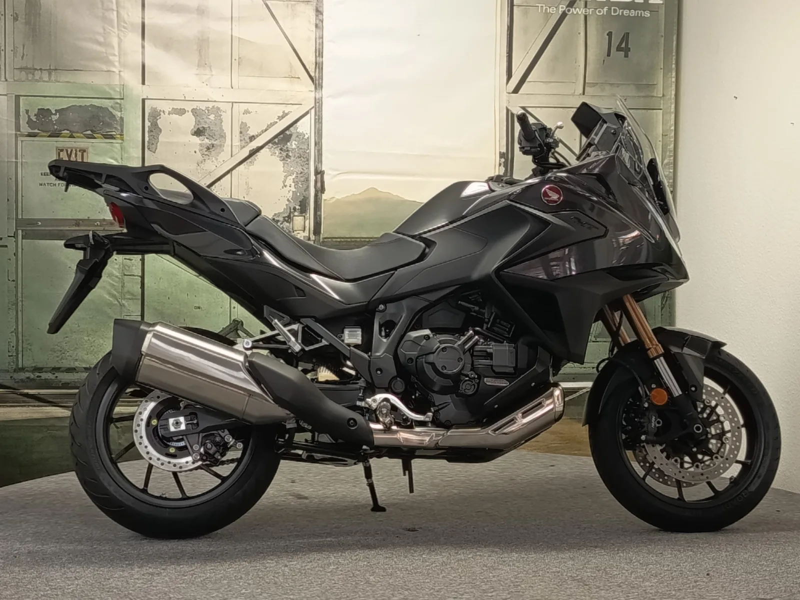 Honda NT1100 DCT Electronic Suspension