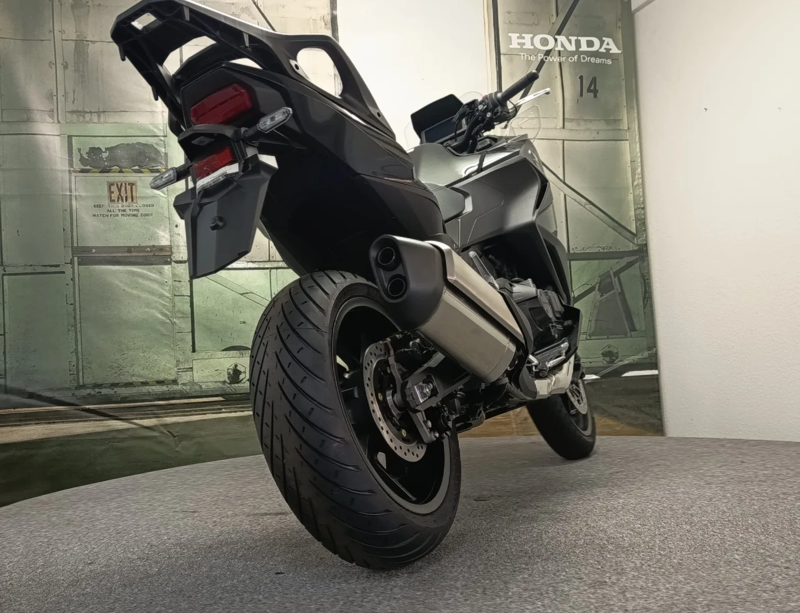 Honda NT1100 DCT Electronic Suspension