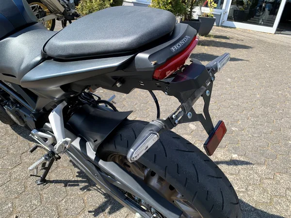 Honda CB125R \*Nur 5809 km\* Tip Top\*