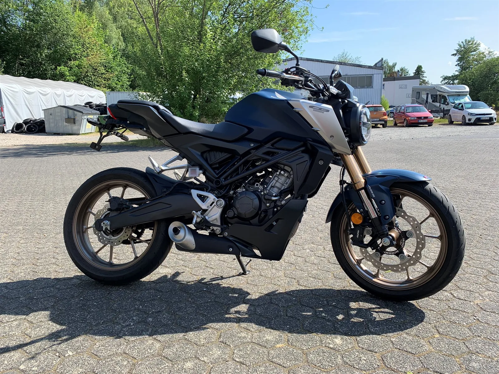 Honda CB125R \*Nur 5809 km\* Tip Top\*