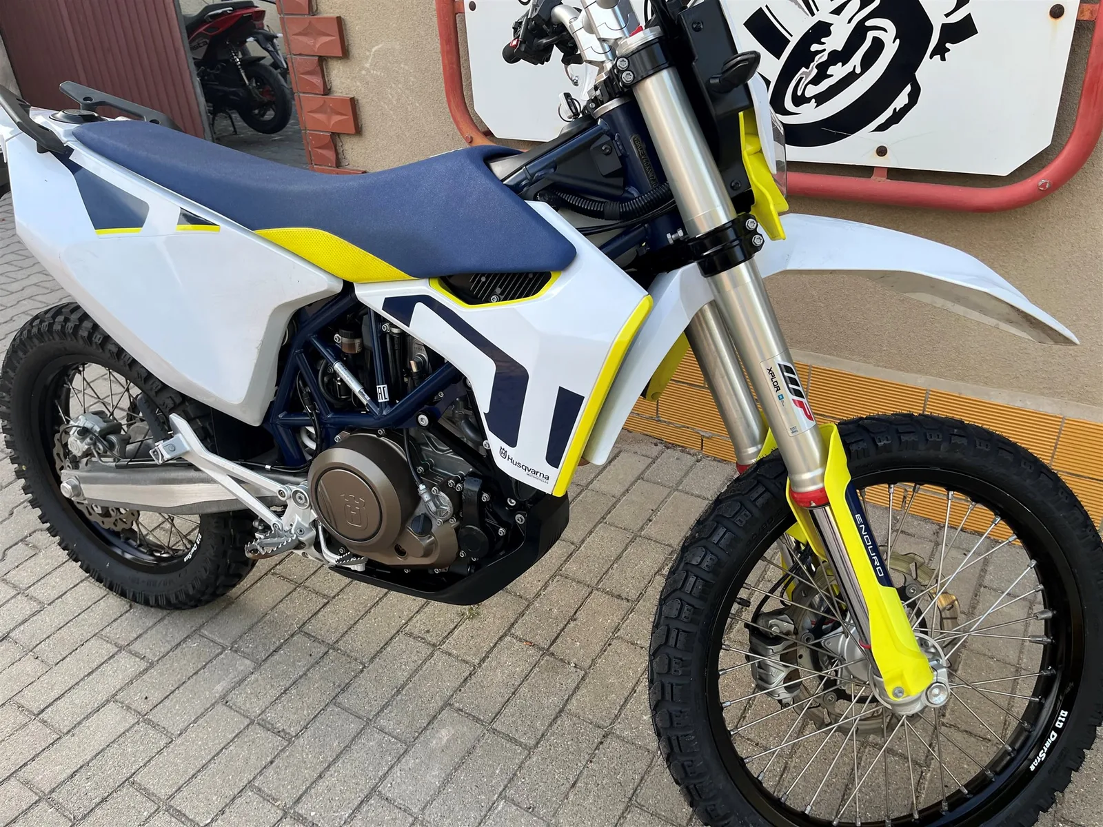 Husqvarna 701 Enduro guter Zustand , Reifen vorn neu / hinten 90%