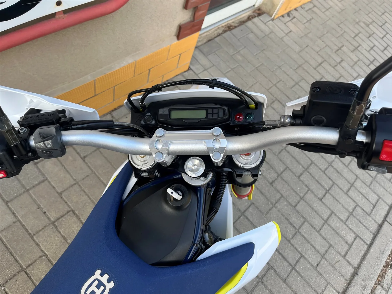 Husqvarna 701 Enduro guter Zustand , Reifen vorn neu / hinten 90%