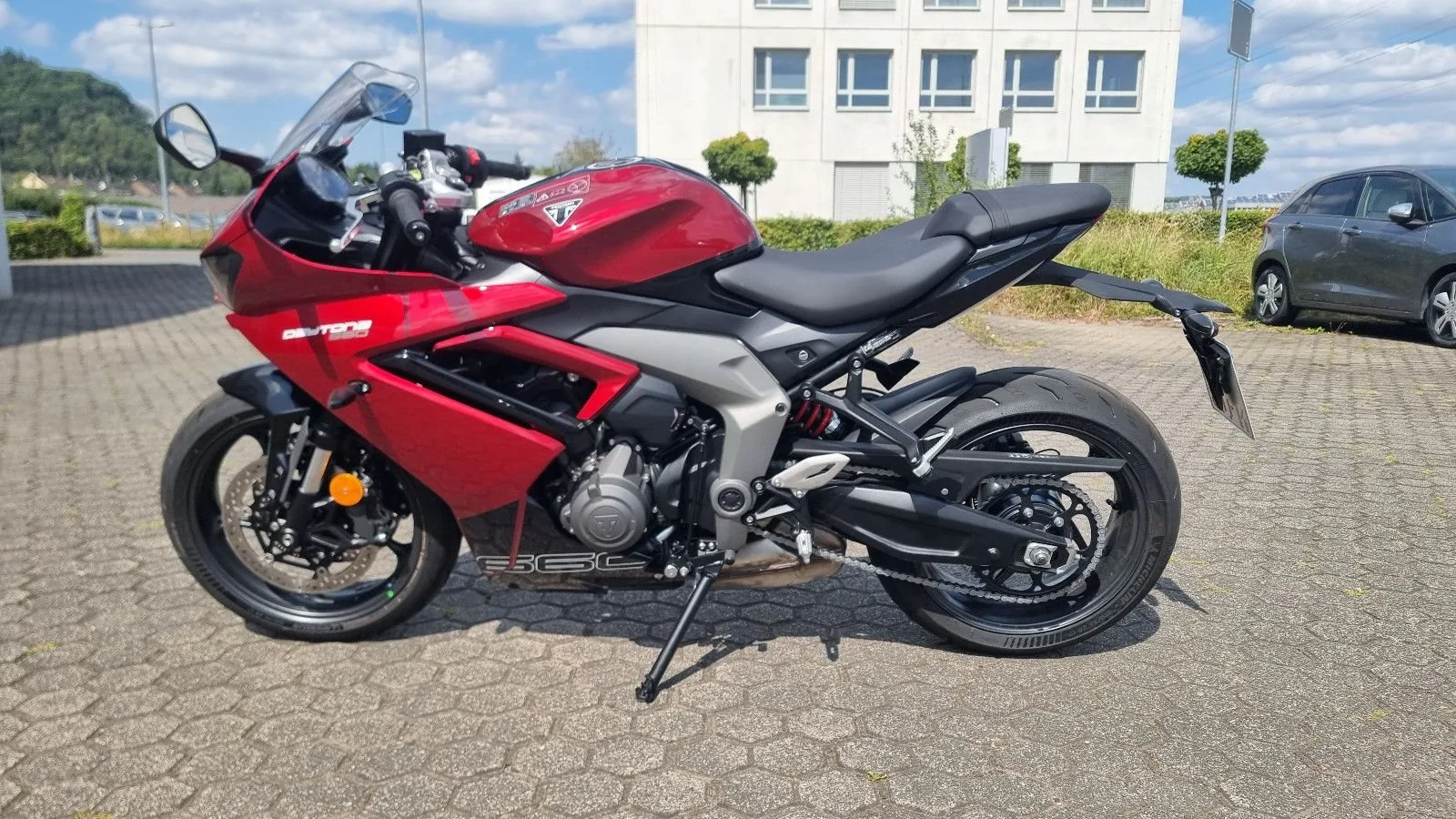 Triumph Daytona 660