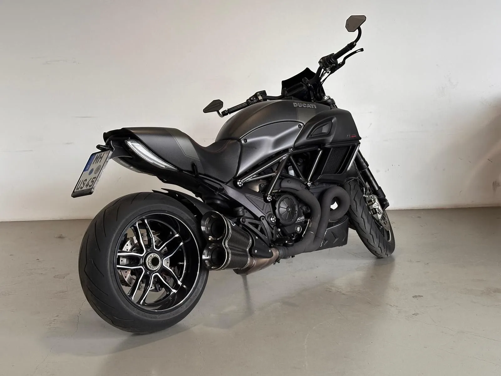 Ducati Diavel Carbon