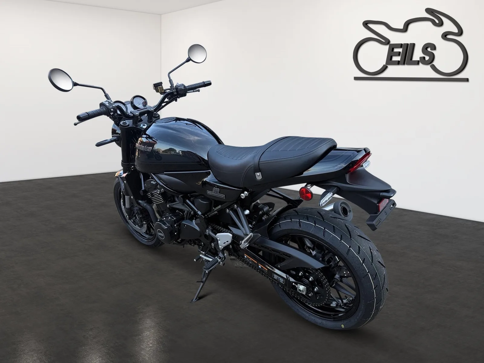 Kawasaki Z900 RS Black Ball Edition