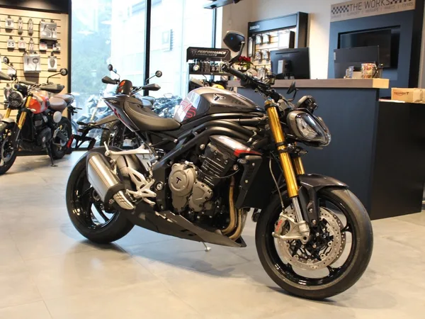 Triumph Speed Triple 1200 RS