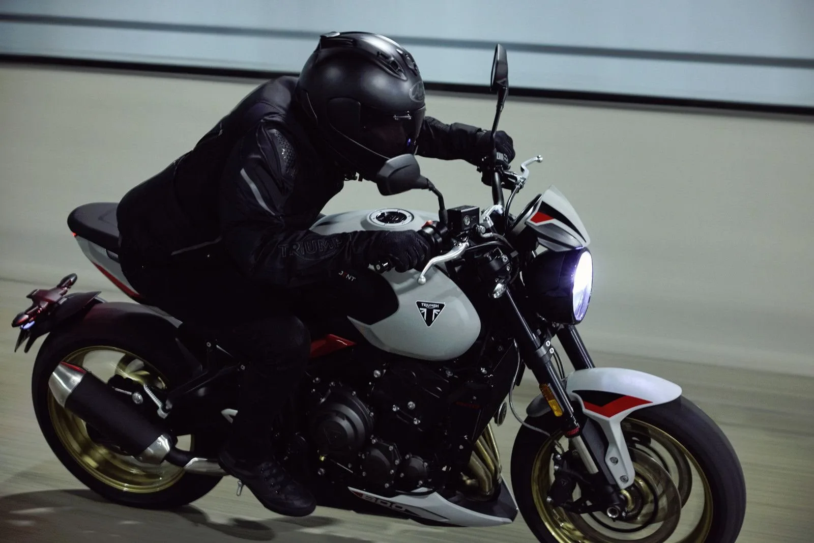 Triumph Trident 800