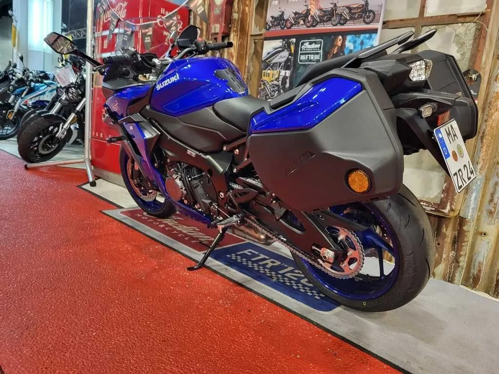 Suzuki GSX-S1000GT