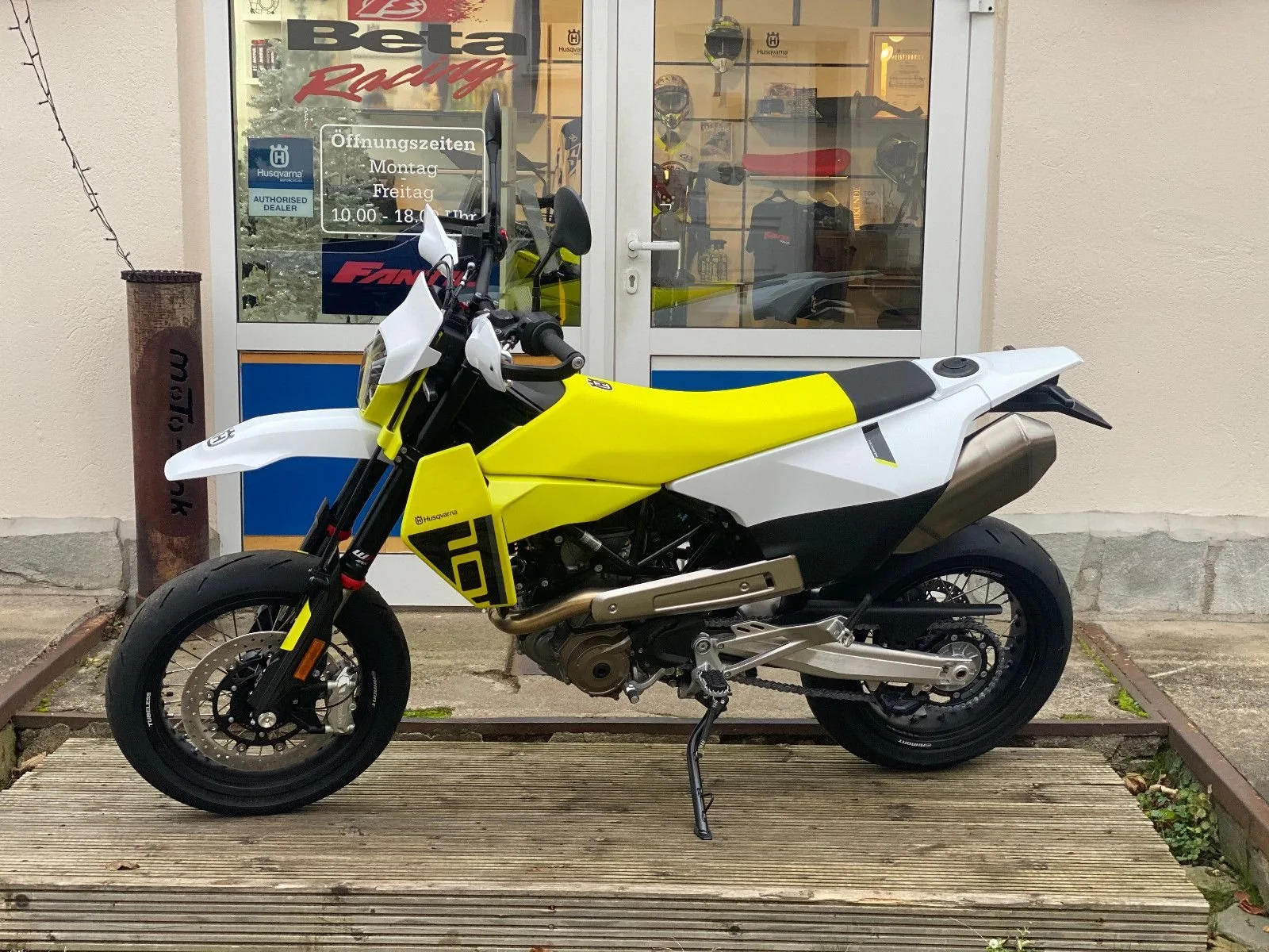 Husqvarna 701 Supermoto