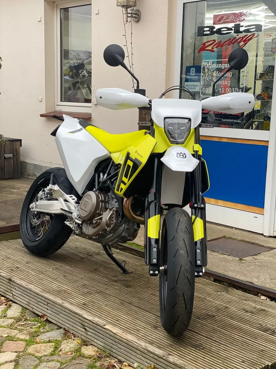 Husqvarna 701 Supermoto
