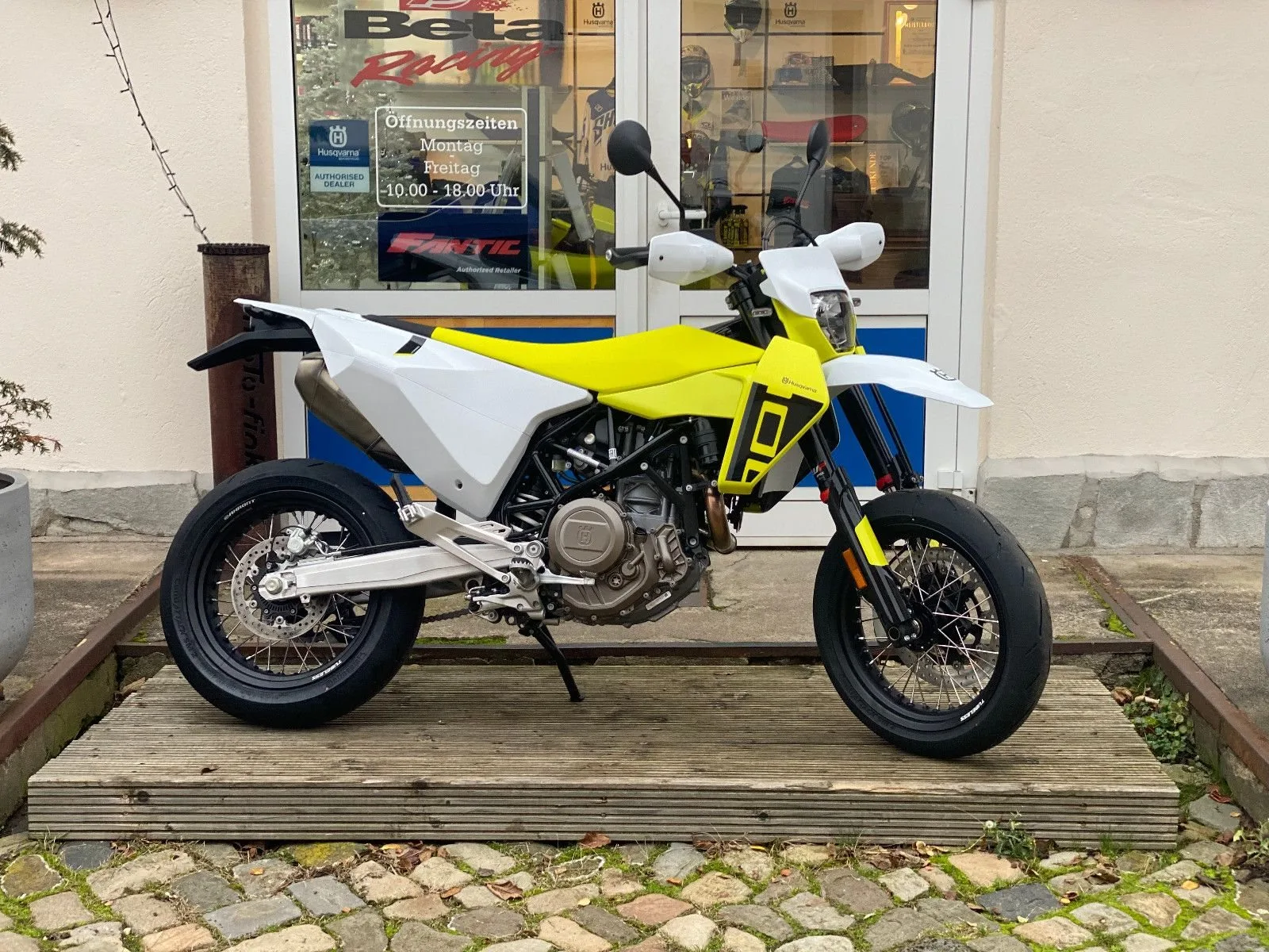 Husqvarna 701 Supermoto