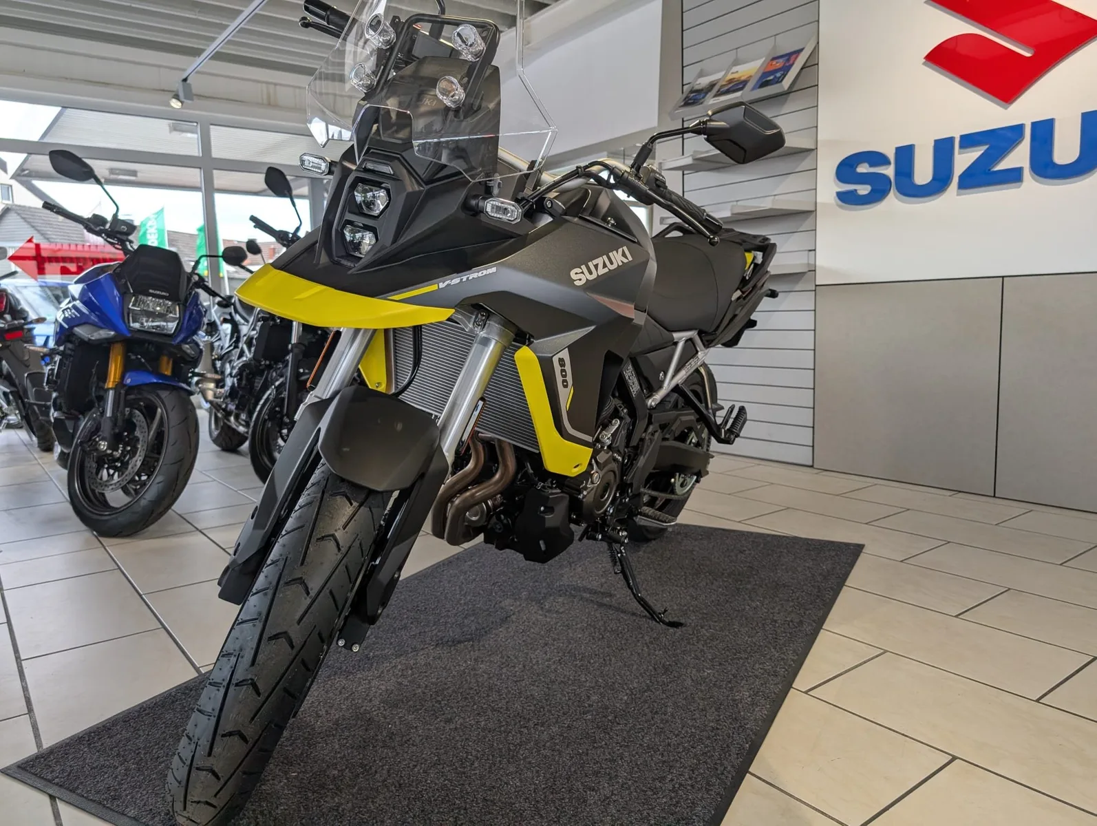 Suzuki V-Strom 800 AM5