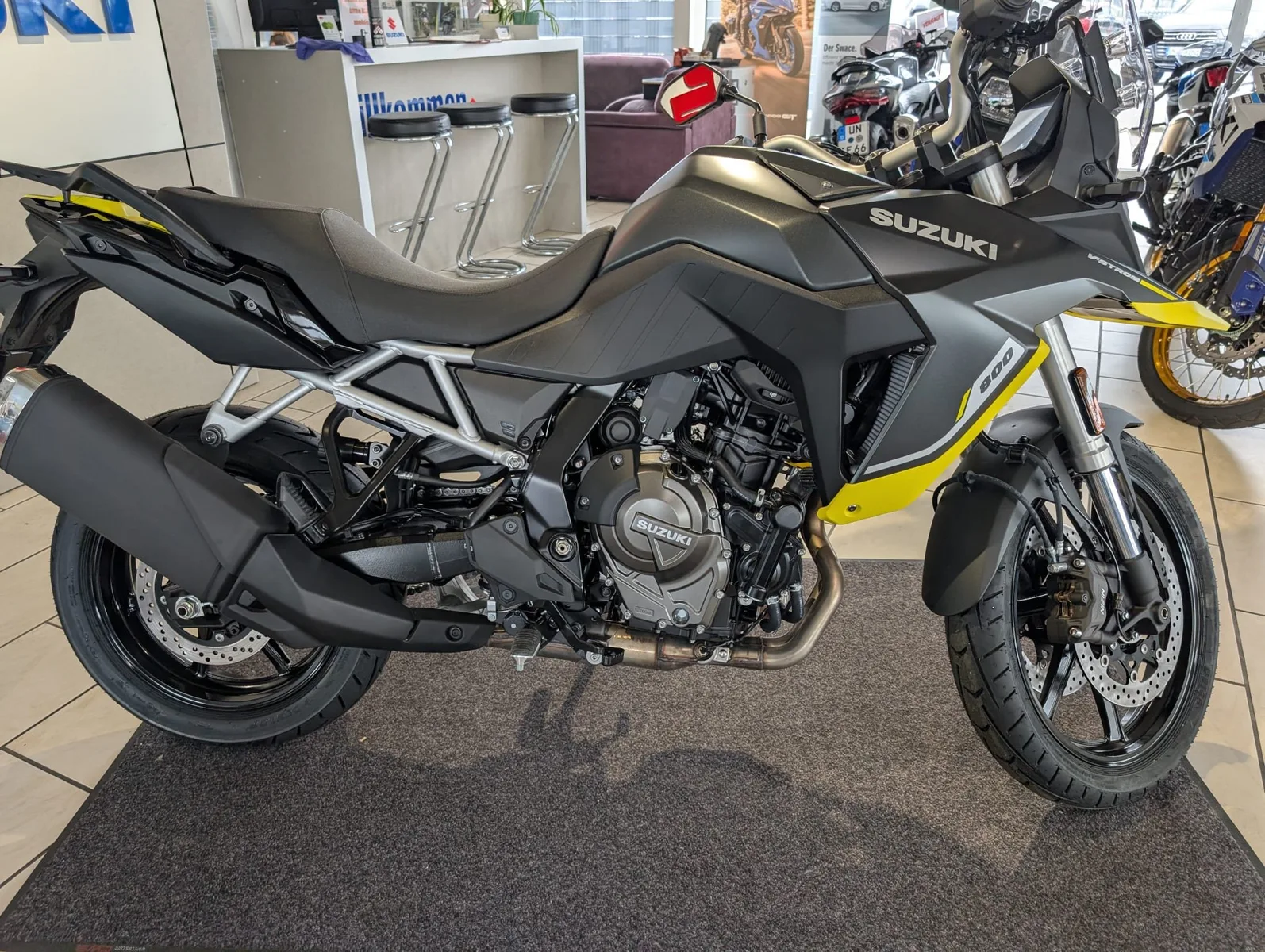 Suzuki V-Strom 800 AM5