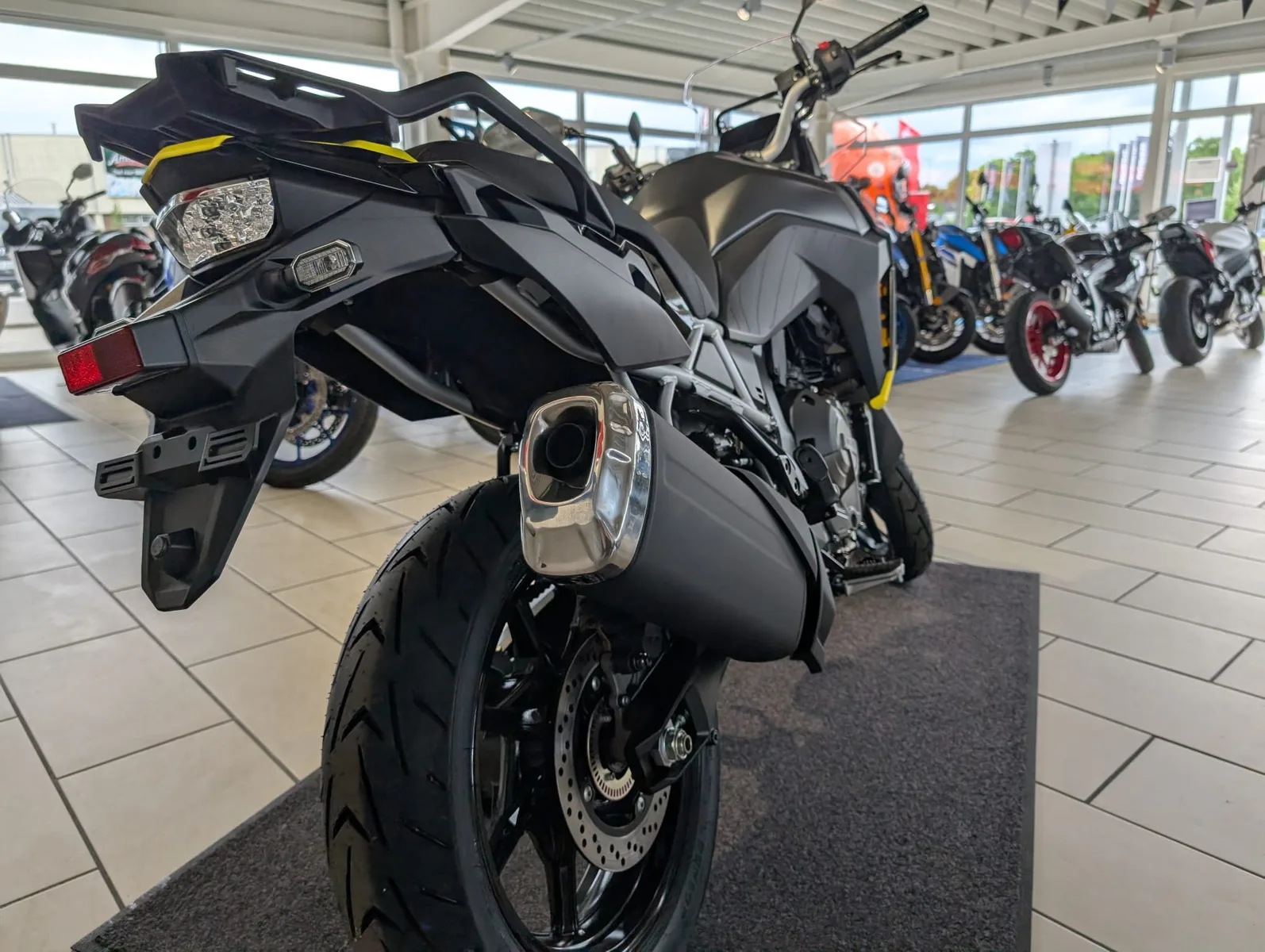 Suzuki V-Strom 800 AM5