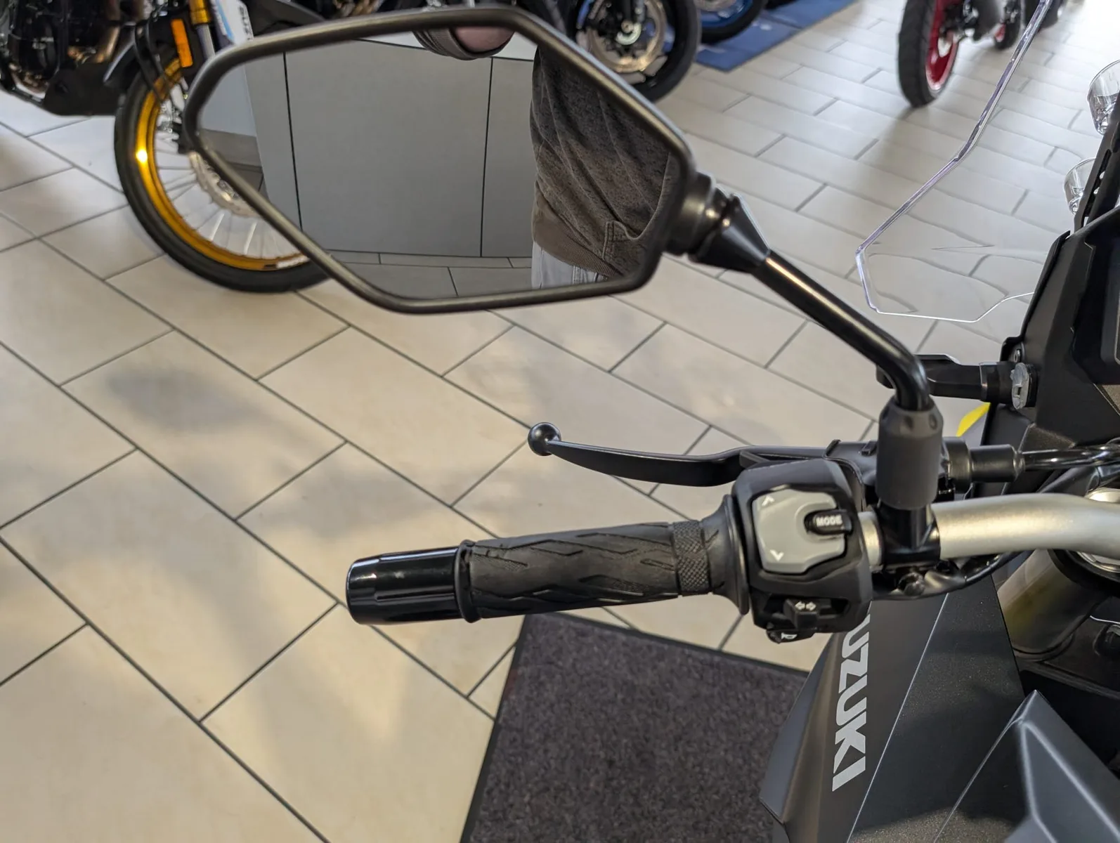 Suzuki V-Strom 800 AM5