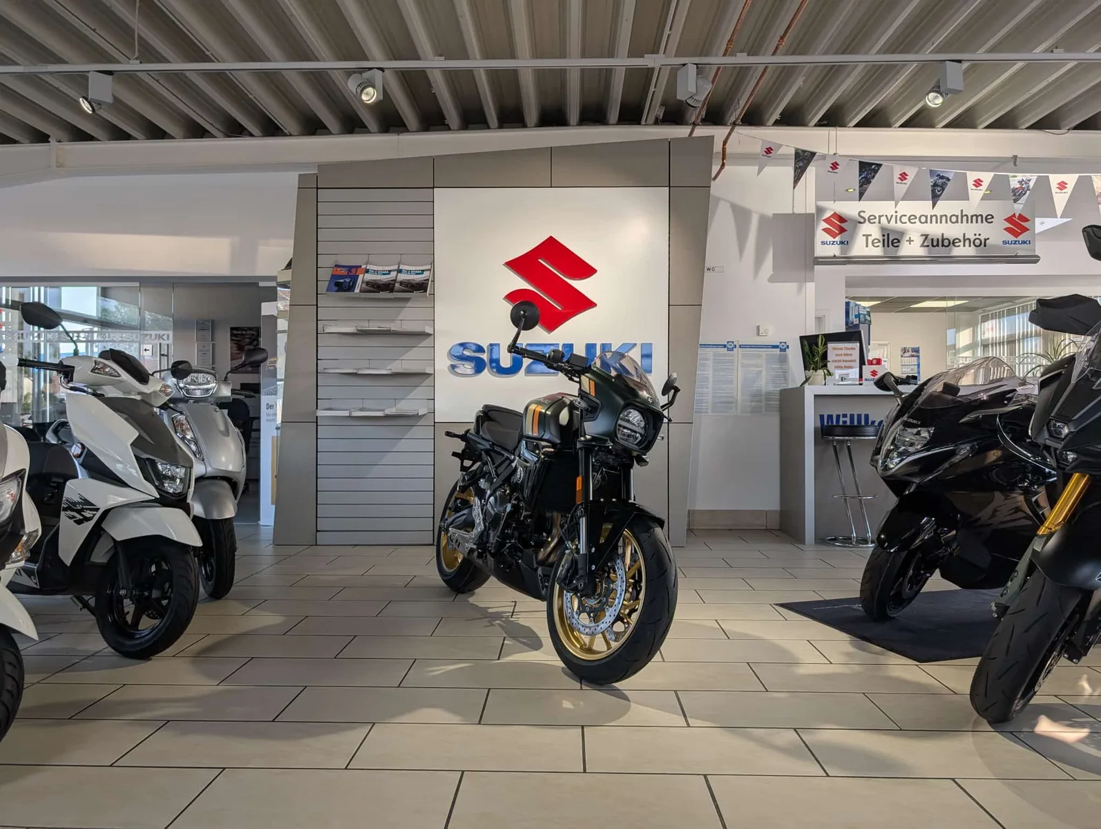 Suzuki GSX-8TT AM6