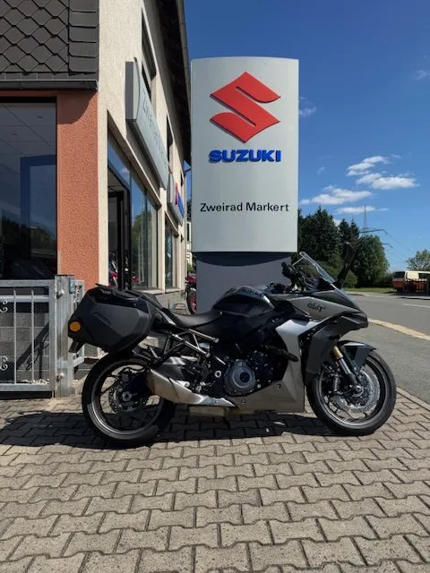 Suzuki GSX-S1000GT Traveler