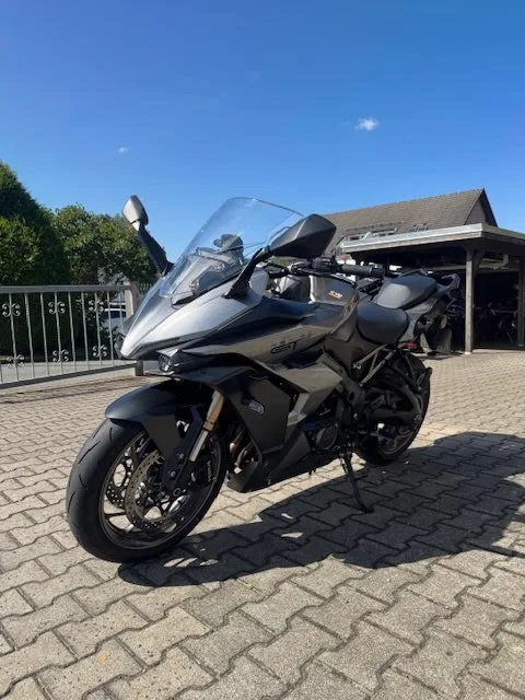 Suzuki GSX-S1000GT Traveler
