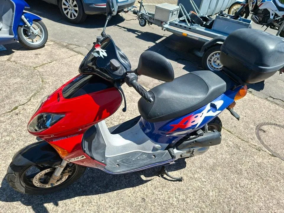Honda X8R-S 50