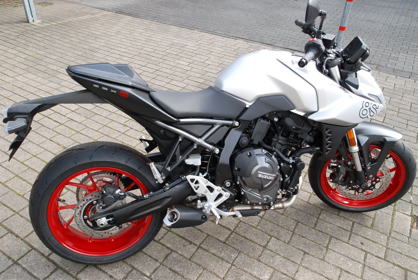 Suzuki GSX-8S Mit Sitzbankabdeckung. 3 Jahre Garantie