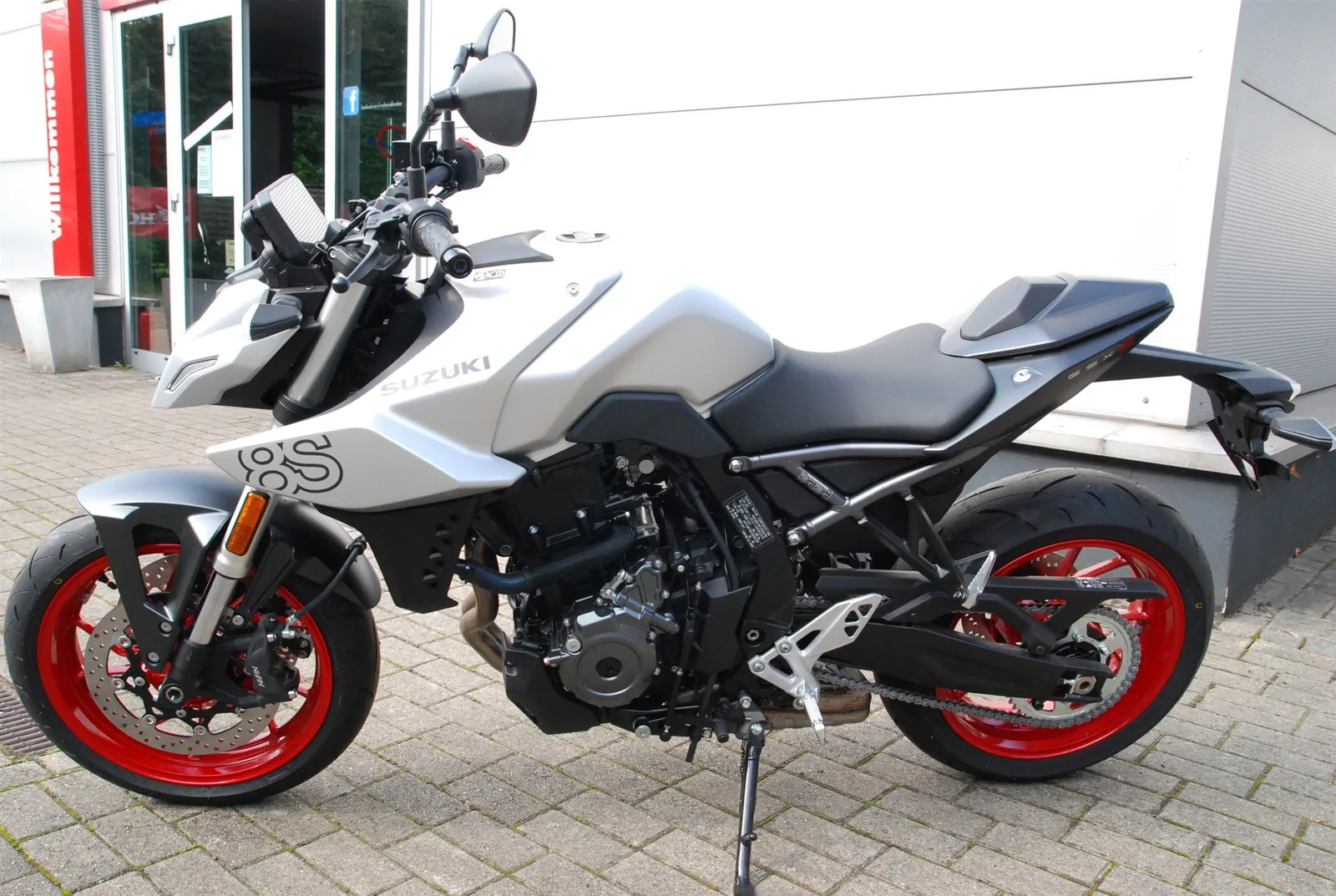 Suzuki GSX-8S Mit Sitzbankabdeckung. 3 Jahre Garantie