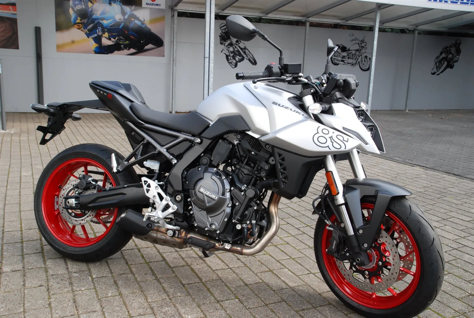 Suzuki GSX-8S Mit Sitzbankabdeckung. 3 Jahre Garantie