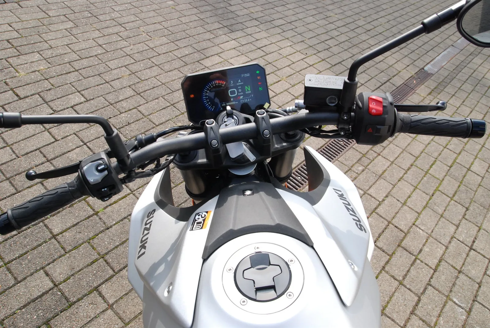 Suzuki GSX-8S Mit Sitzbankabdeckung. 3 Jahre Garantie