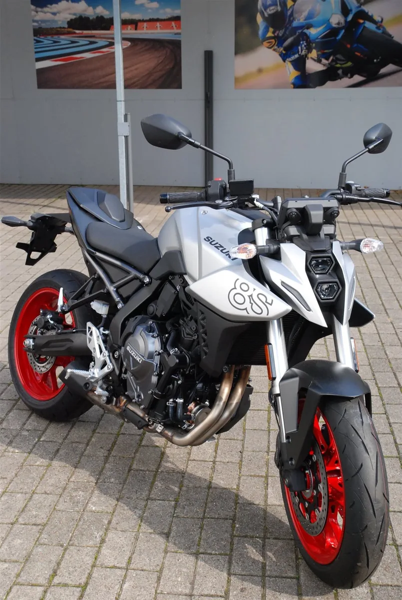 Suzuki GSX-8S Mit Sitzbankabdeckung. 3 Jahre Garantie