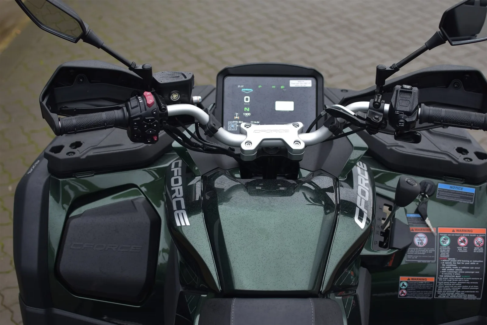 CFMOTO CFORCE 1000 Touring Pro ABS T3b Aktion nur Auflager Fahrzeuge