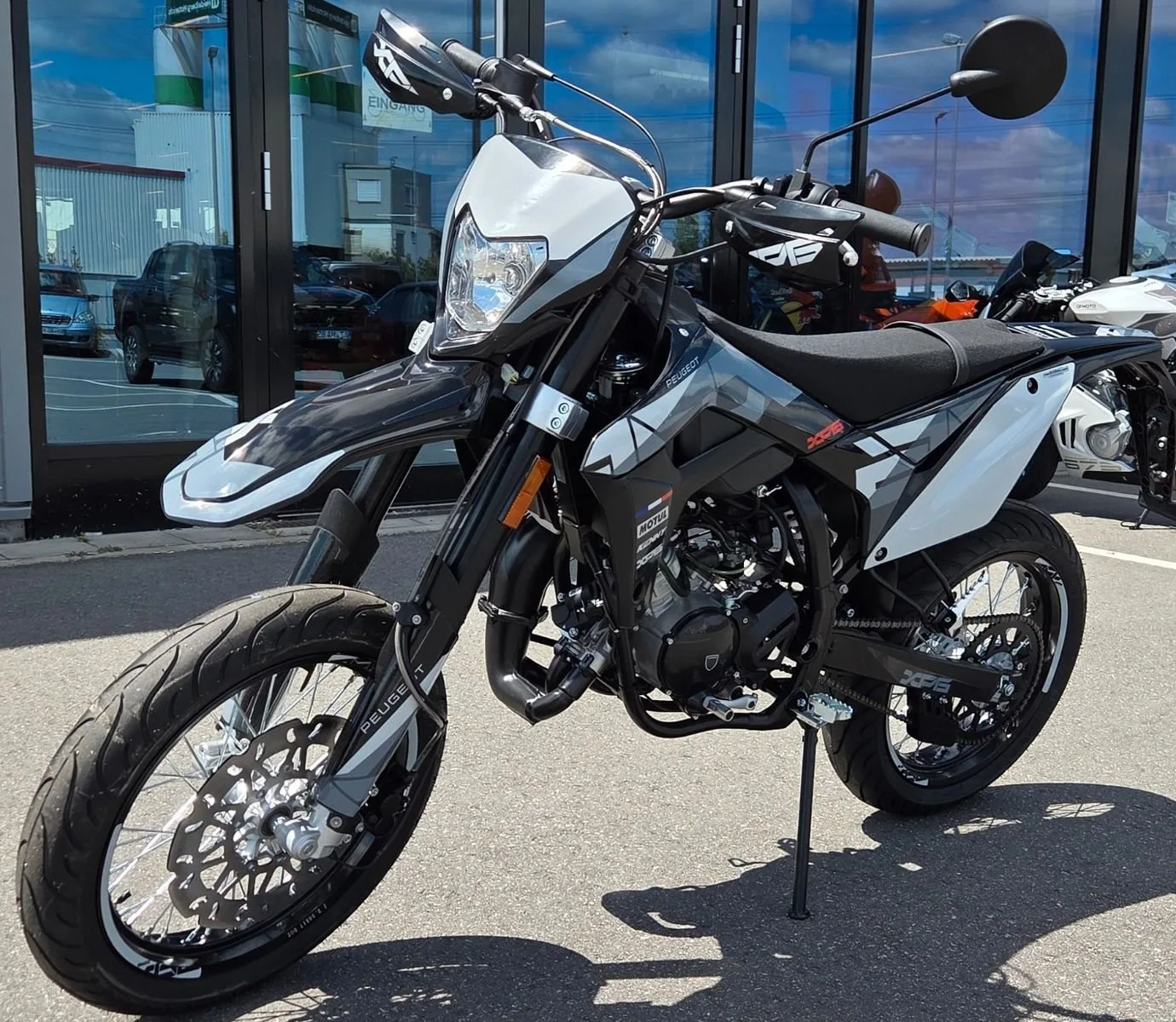 Peugeot XP6 Supermotard R
